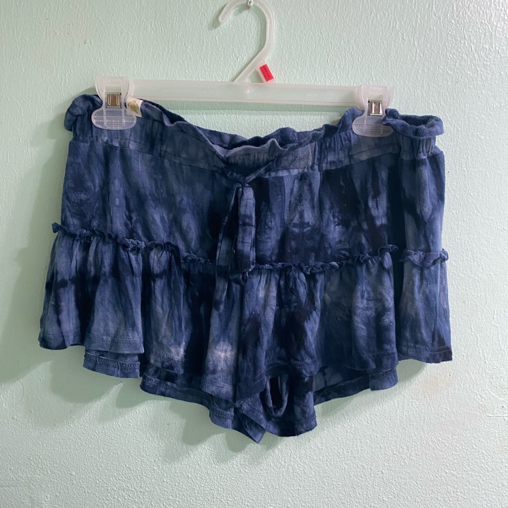 Blue and white tie dye simply southern shorts!